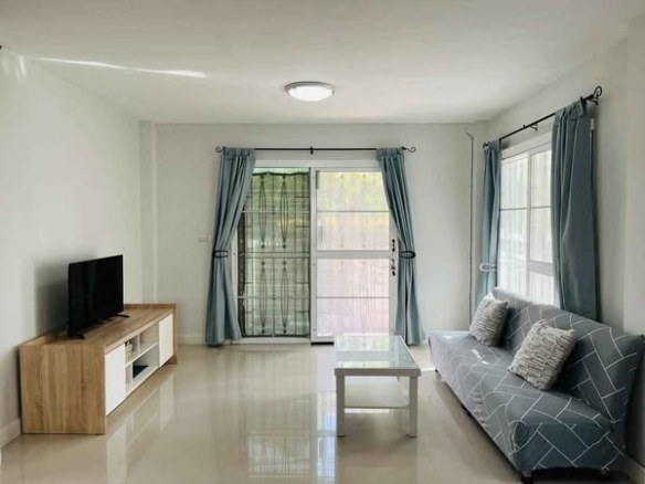 bedroom and living room of โครงการบ้านแฝด ซอยเพชรเกษม 66