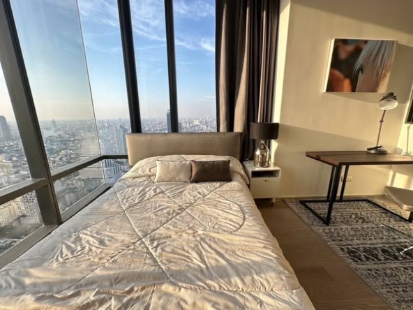 bedroom of Ashton Silom