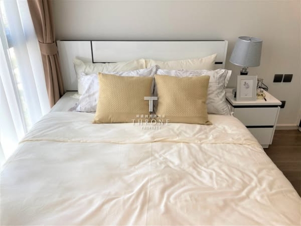 bedroom of MUNIQ Sukhumvit 23