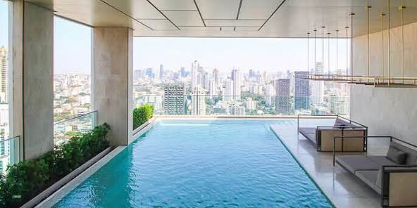 pool of MUNIQ Sukhumvit 23