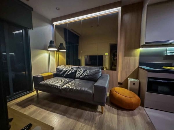 living room and bedroom of Oka Haus