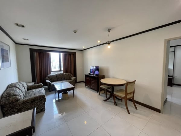 bedroom of Omni Tower Sukhumvit Nana