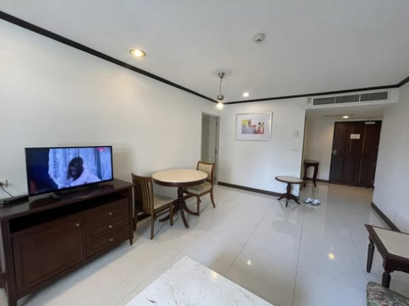 Omni Tower Sukhumvit Nana