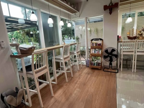 room interior of ชวนชื่น โมดัส วิภาวดี