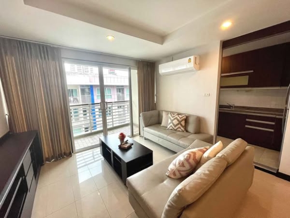 living room and bedroom of The Avenue Sukumvit 61 เดอะ อเวนิว สุขุมวิท 61