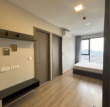 bedroom and room interior of The Privacy Taopoon Interchange