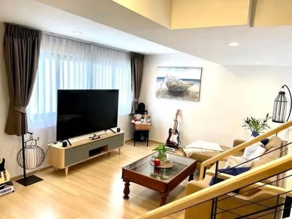 living room of ชิเซน พัฒนาการ 32 (Shizen Phatthanakan 32)
