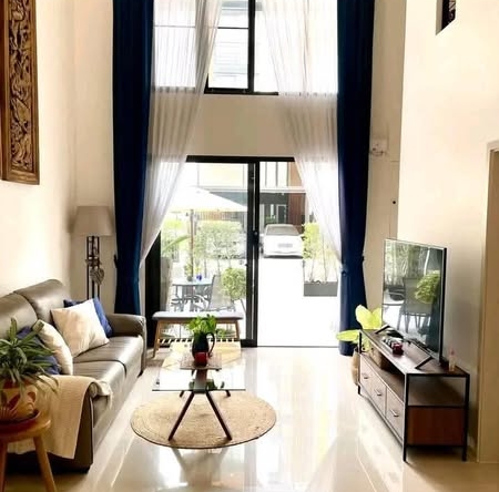 living room of ชิเซน พัฒนาการ 32 (Shizen Phatthanakan 32)