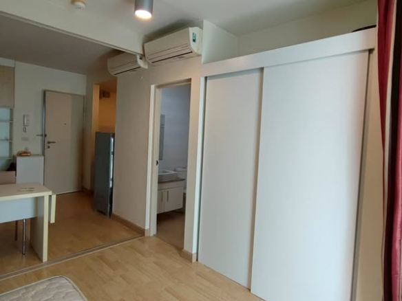 bedroom and room interior of ดิ ไอริส (พระราม9 – ศรีนครินทร์)