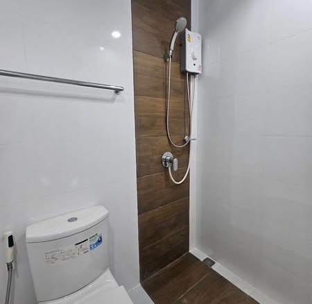 bathroom of a space ME Rattanathibet
