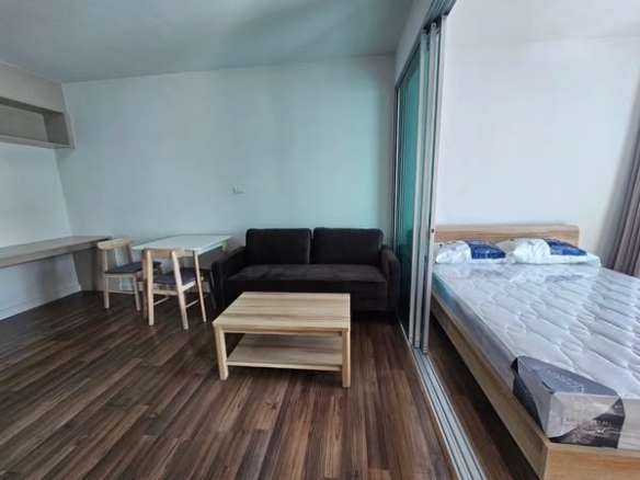 bedroom of a space ME Rattanathibet