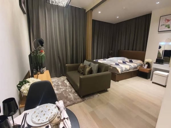 bedroom of Ashton Silom