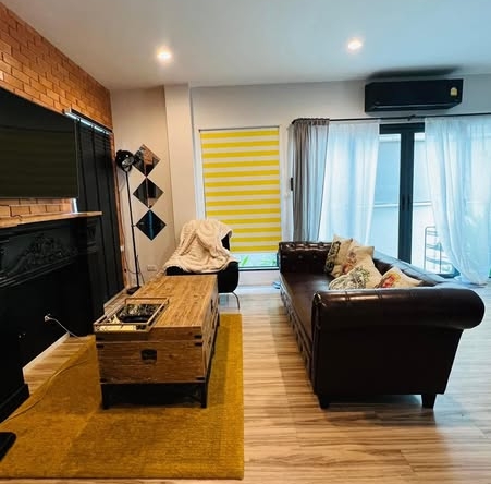living room and room interior of Baan Klang Muang The Edition Rama 9-Krungthep Kreetha บ้านกลางเมือง ดิ อิดิชั่น พระราม9-กรุงเทพกรีฑา
