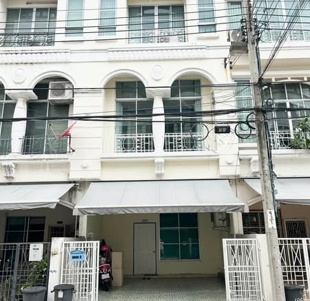 Ban Klang Mueang S-Sense Sathorn-Taksin 2
