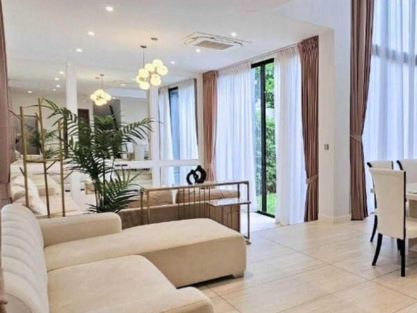 bedroom and living room of บูก้าน กรุงเทพกรีฑา | Bugaan Krungthep Kreetha