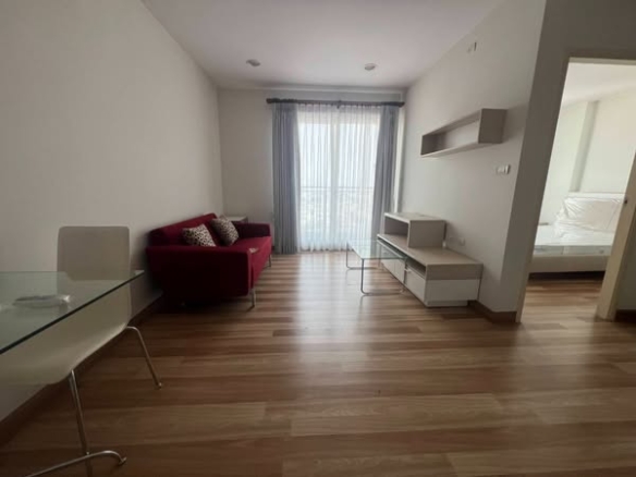 bedroom and living room of Centric Scene Sukhumvit 64