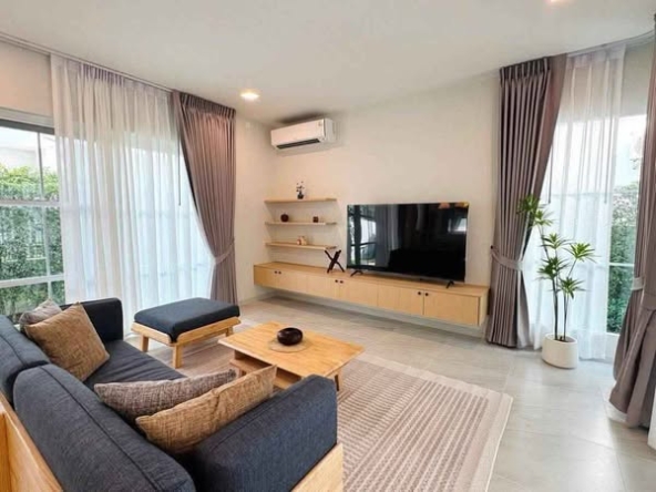 living room and bedroom of Chaiyapruek Bangna KM15