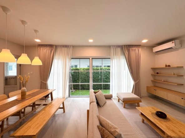 living room and room interior of Chaiyapruek Bangna KM15