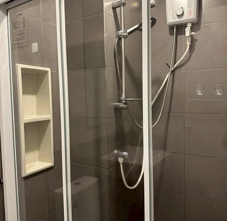 room interior and bathroom of Elio Del Moss Phaholyothin