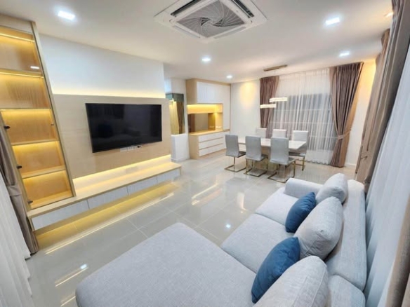 bedroom and living room of Golden Neo, Sukhumvit LaSalle