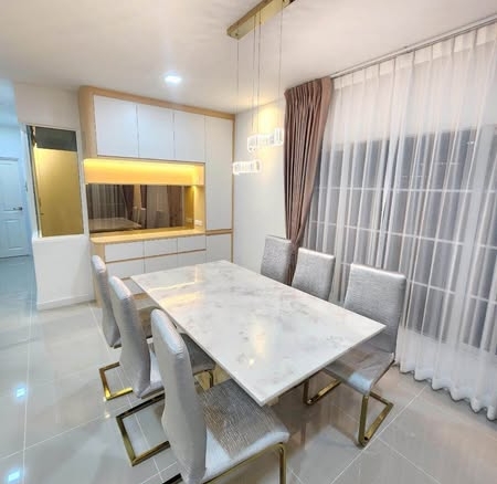 room interior of Golden Neo, Sukhumvit LaSalle