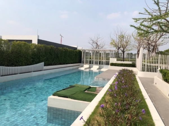 pool of Groove Scape Ladprao-Sutthisan (กรูฟ สเคป ลาดพร้าว - สุทธิสาร)