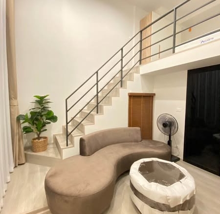 living room of Ideo Charan 70 – Riverview