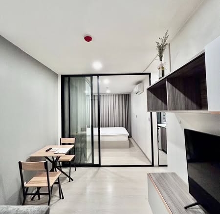bedroom and room interior of KnightsBridge Phaholyothin Interchange