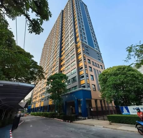 Lumpini Center Sukhumvit 77.
