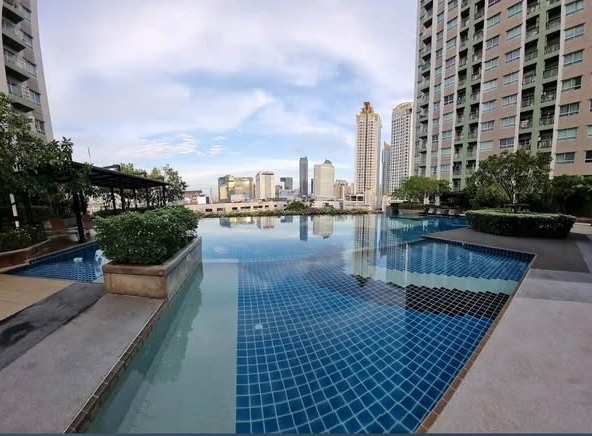 pool of Lumpini Park Rama 9 – Ratchada