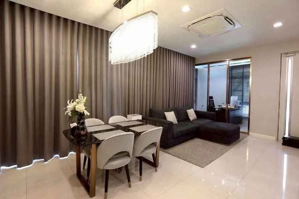 living room and bedroom of Mantana 2 Bangna Km. 7