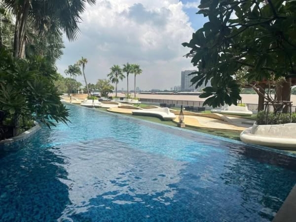 pool of Metro Luxe Riverfront Rattanathibet