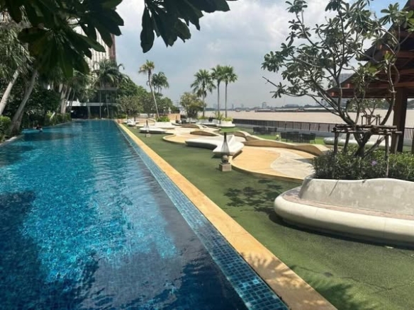 pool of Metro Luxe Riverfront Rattanathibet