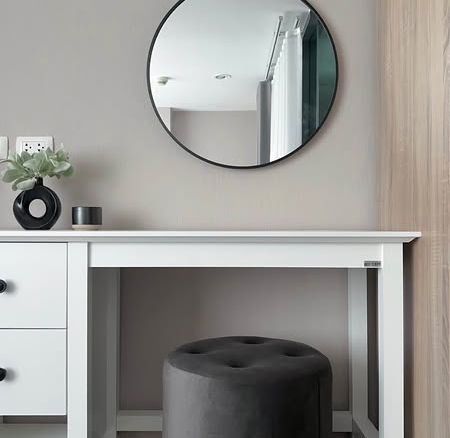 room interior and bathroom of Metro Sky Prachachuen
