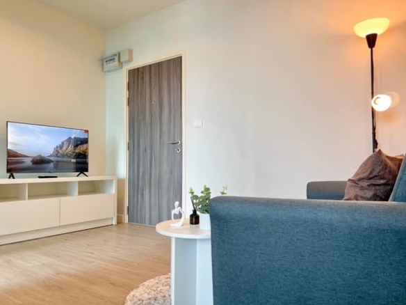 living room and room interior of Metro Sky Wutthakat
