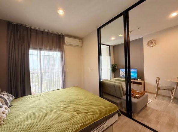 bedroom and room interior of นิช โมโน เมกะ สเปซ บางนา (Niche MONO Mega Space Bang Na)