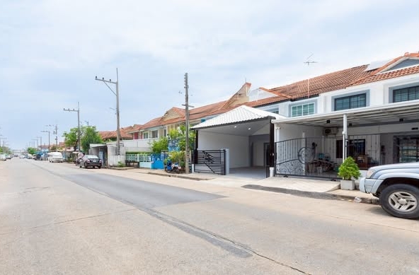 Phrueksa 11 Village