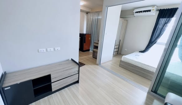 bedroom and room interior of PLUM CONDO CHAENGWATTANA STATION พลัม คอนโด แจ้งวัฒนะ สเตชั่น