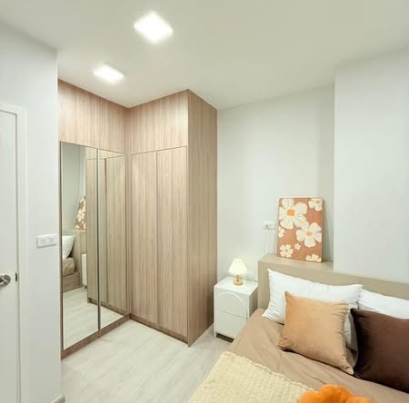 bedroom and room interior of Plum Condo Sukhumvit 62
