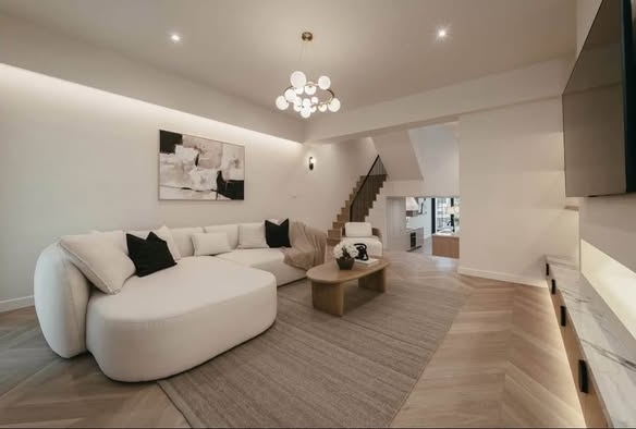 bedroom and living room of Rareitem