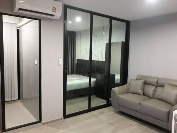bedroom and room interior of REACH Phahon Yothin 52 (รีช พหลโยธิน 52)