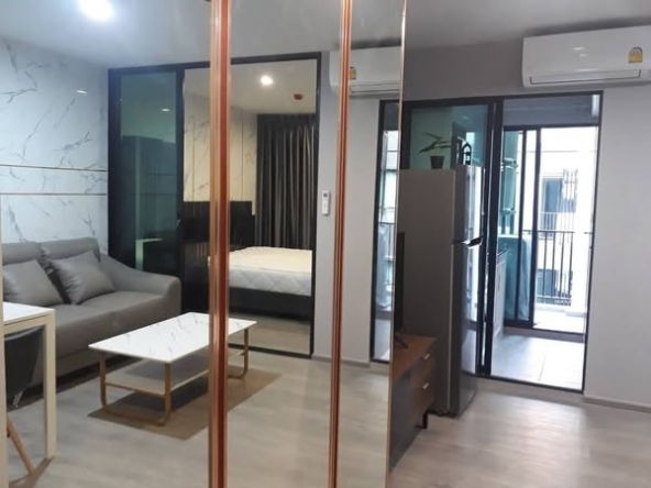 bedroom and room interior of REACH Phahon Yothin 52 (รีช พหลโยธิน 52)