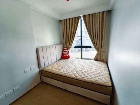 bedroom of Regal Srinakarin 40