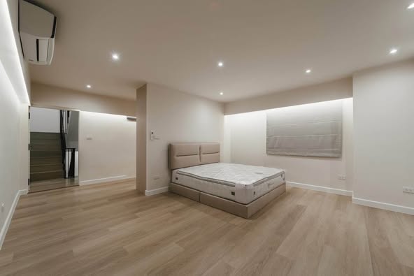 bedroom of Regent 71 Place