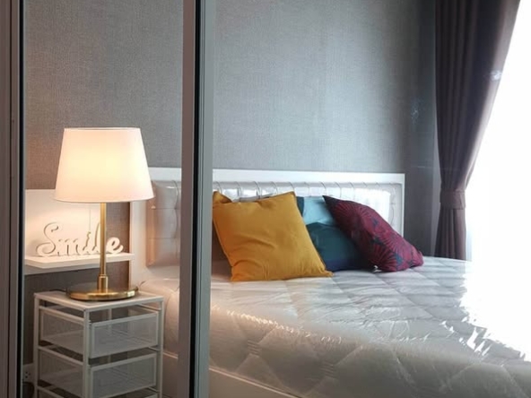 bedroom and room interior of Regent Home 97/1