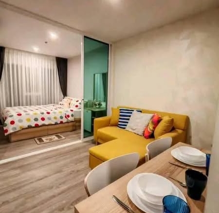bedroom and living room of Regent Home Bangna (รีเจ้นท์โฮม บางนา)