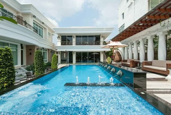 pool of Shanghai Mansion Bangkok