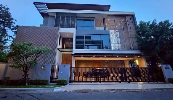 เดอะ เจนทริ วิภาวดี (The Gentry Vibhavadi)