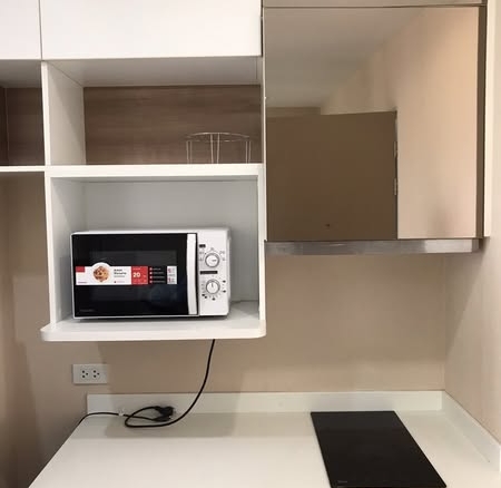 bathroom of The Hotel Serviced Condo เดอะโฮเทล คอนโด