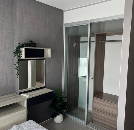 bedroom and room interior and bathroom of The Parkland Phetkasem 56